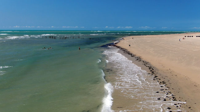 Praia de Flecheiras, orla do Ceará