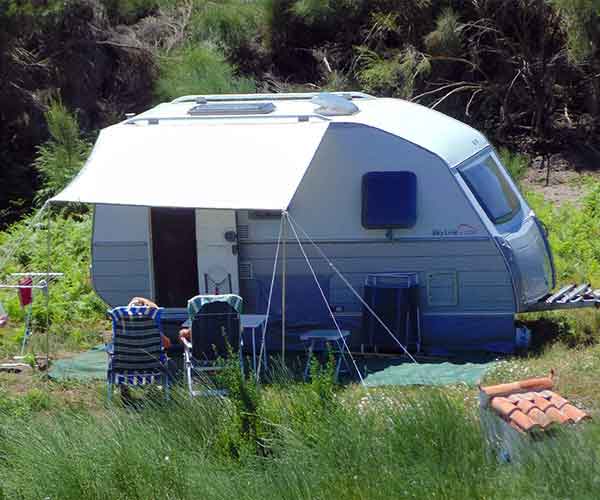 Camping e Naturismo: Uma Experiência de Liberdade e Natureza 4 Trailer na Quinta do Maral