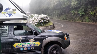Subindo a Rio do Rastro com chuva e neblina