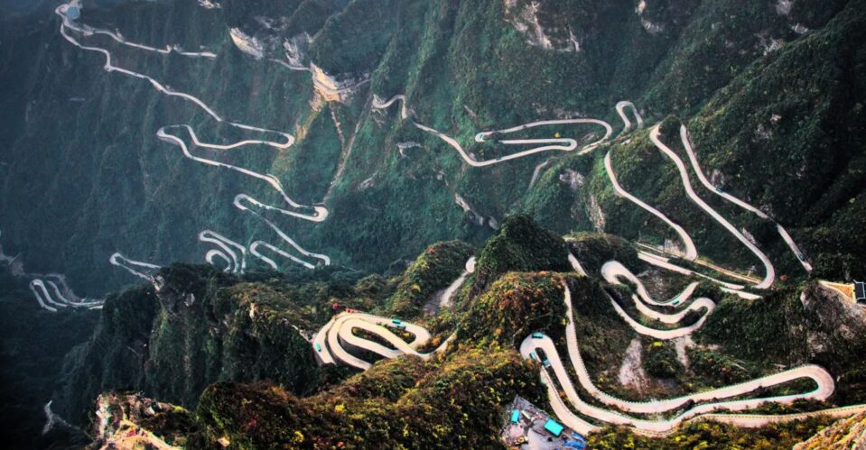 Tianmen Tongtian Avenue - Estrada das 99 curvas
